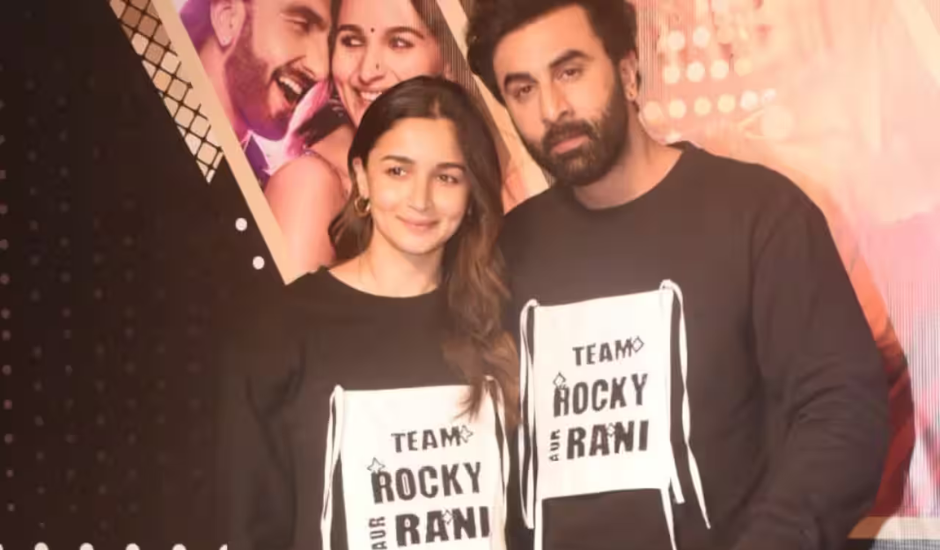 "Rocky Aur Rani Kii Prem Kahaani Premiere: Alia Bhatt and Ranbir Kapoor Twin in Black, Ranveer Singh Attends Sans Deepika Padukone"
