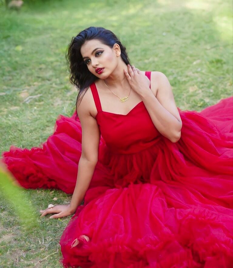 Sweta Sen: From Surat to Stardom in Entertainment