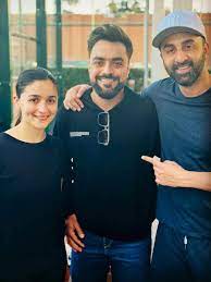Ranbir Kapoor and Alia Bhatt Meet Afghan Cricketer Rashid Khan in New York - See the Pic!