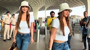 Esha Deol Spotted for the First Time Post-Separation Announcement: Maintains Composure at Mumbai Airport