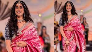 India's Sini Shetty Dazzles in ₹2.2 Lakh Banarasi Silk Saree at 71st Miss World Opening Ceremony