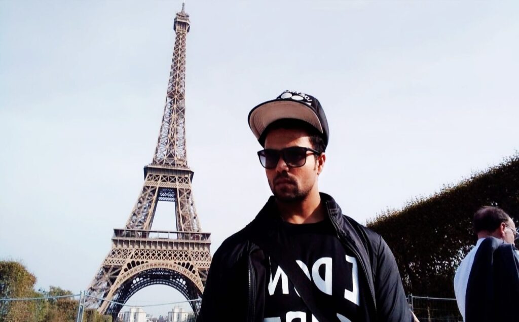 Mikki Koomar has reached the Eiffel Tower in Paris - France