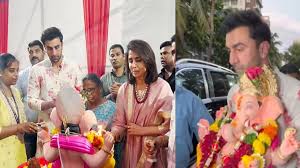 Ranbir Kapoor Performs Ganpati Visarjan with Neetu Kapoor, Continues Family Tradition