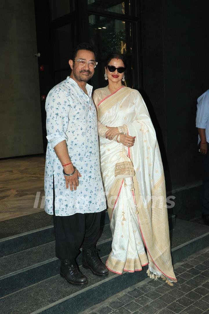 Rekha and Aamir Khan Touch Dharmendra’s Feet at Loveyapa Screening; Karan Johar Calls It a ‘Love Story Success’