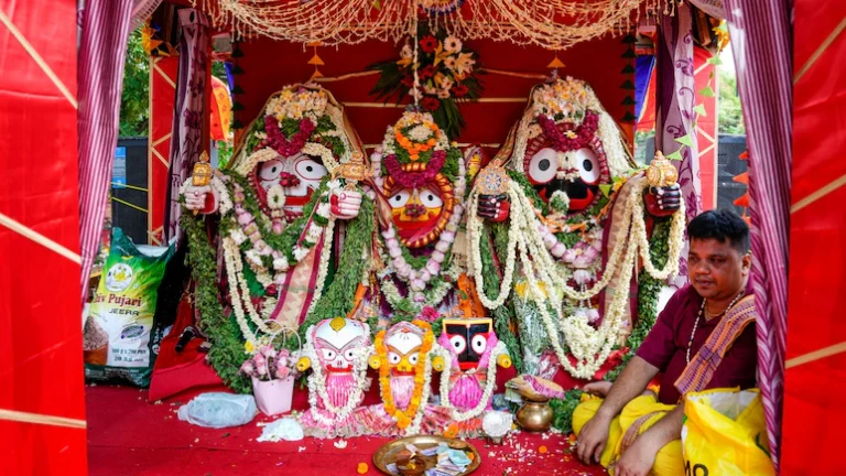 Divine Spectacle in Puri: Devotees Celebrate Rath Yatra with Great Zeal